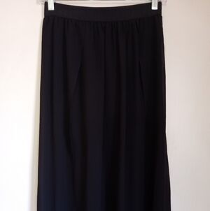 Tobi double spliced black mesh overlay maxi skirt in women's size small